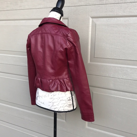 Size Small Red Jacket - Picture 4 of 7